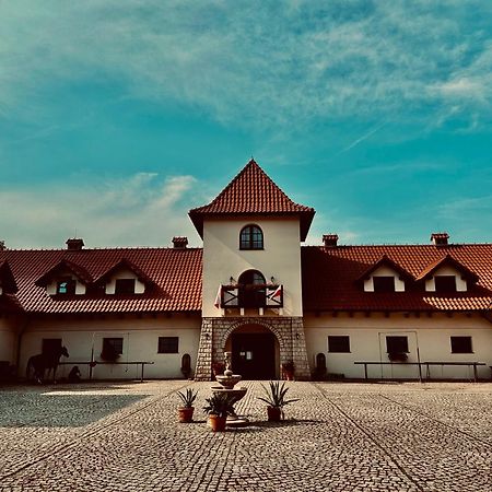 Stanica Hucul Hotel Sulkowice  Exterior photo