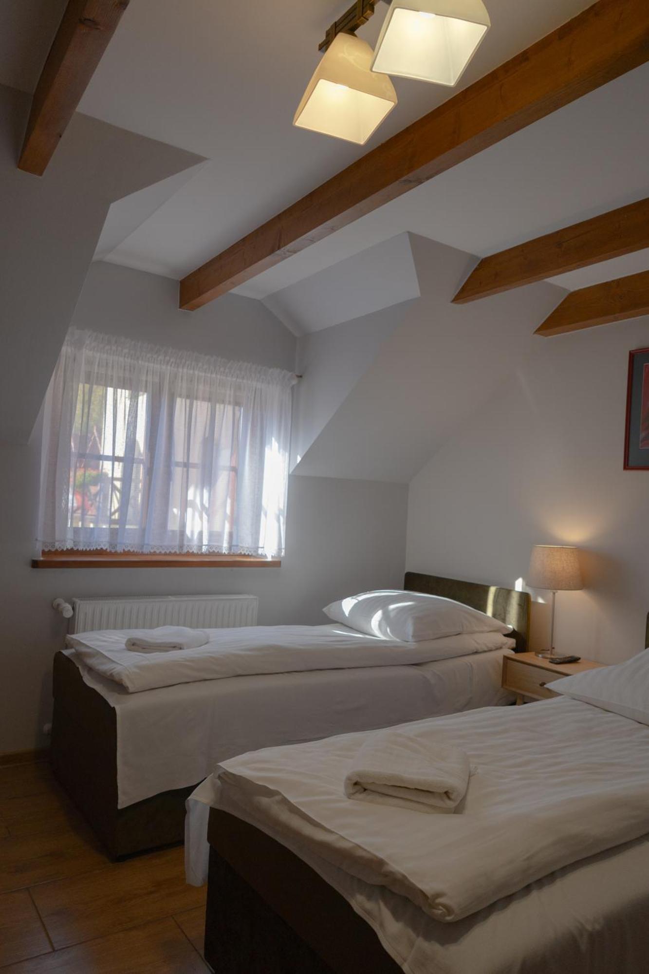 Stanica Hucul Hotel Sulkowice  Exterior photo
